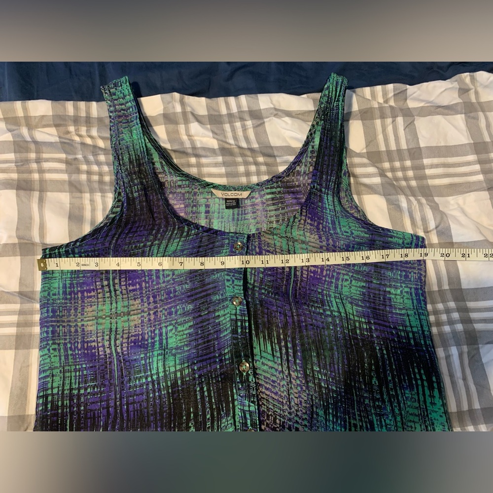 🩷Volcom Tank🩷 - Picture 6 of 9